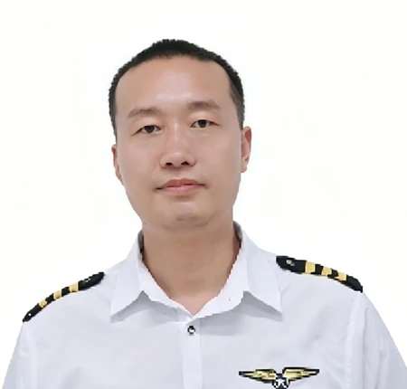 桂美臣