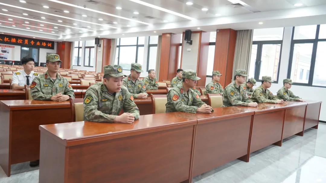 龙华区人民武装部举办无人机培训开班仪式，翼飞鸿天助力军事现代化