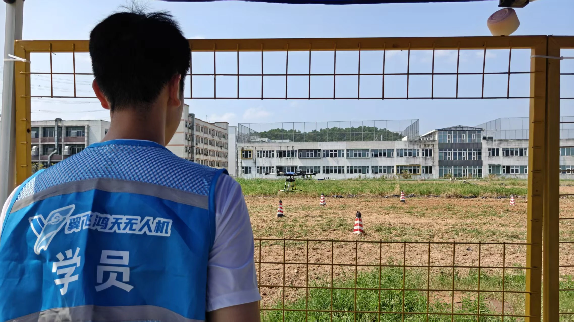 低空经济两大方向：无人机飞手和维修师怎么选