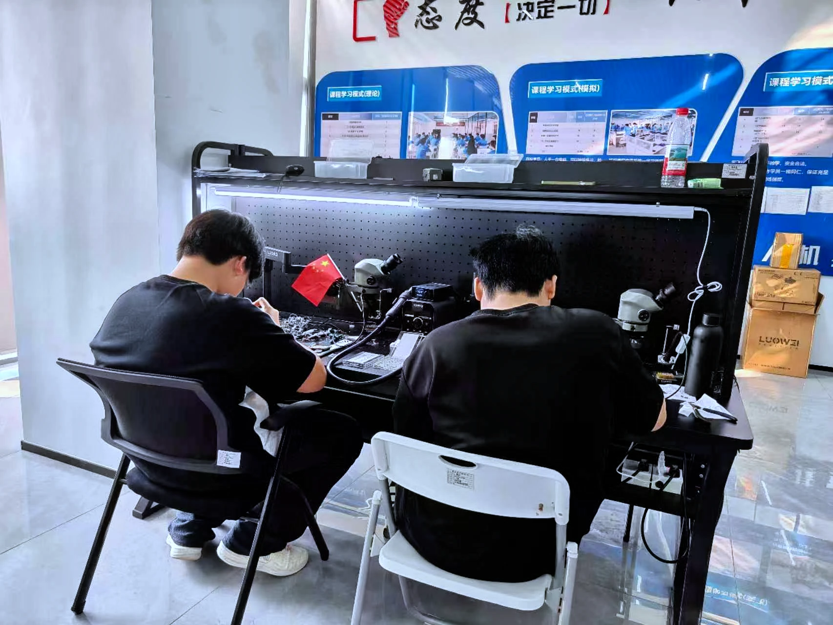 芯片级维修成刚需，无人机维修培训比单纯学飞行香？